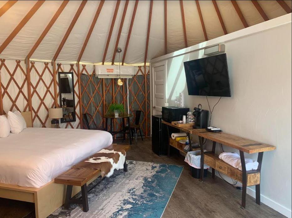 Escalante Yurts - Luxury Lodging Exterior photo