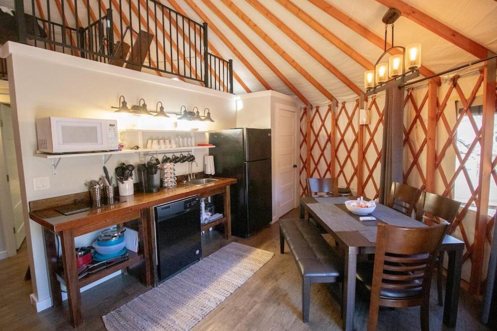 Escalante Yurts - Luxury Lodging Exterior photo